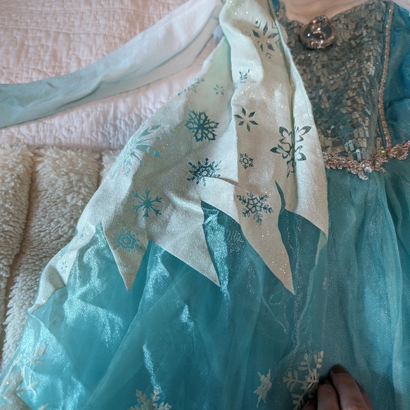 DELUXE Disney Princess Elsa snow queen Frozen costume size 5/6 - Picture 6 of 8